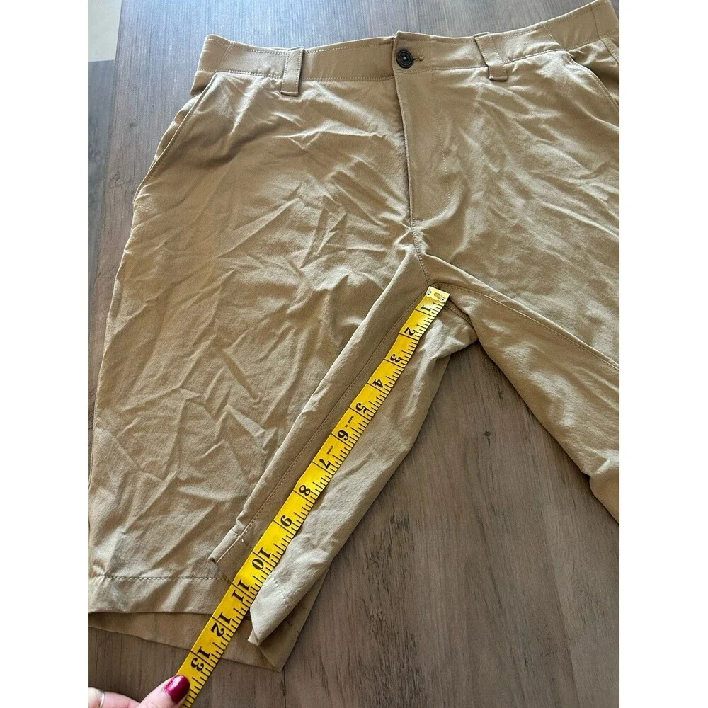 Under Armour Shorts Men's Size 34 11” Inseam Golf Chino Performance